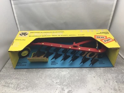 Difícil de encontrar ertl massey ferguson 7 arado inferior nuevo en caja años 70’s Foto 1 de 4