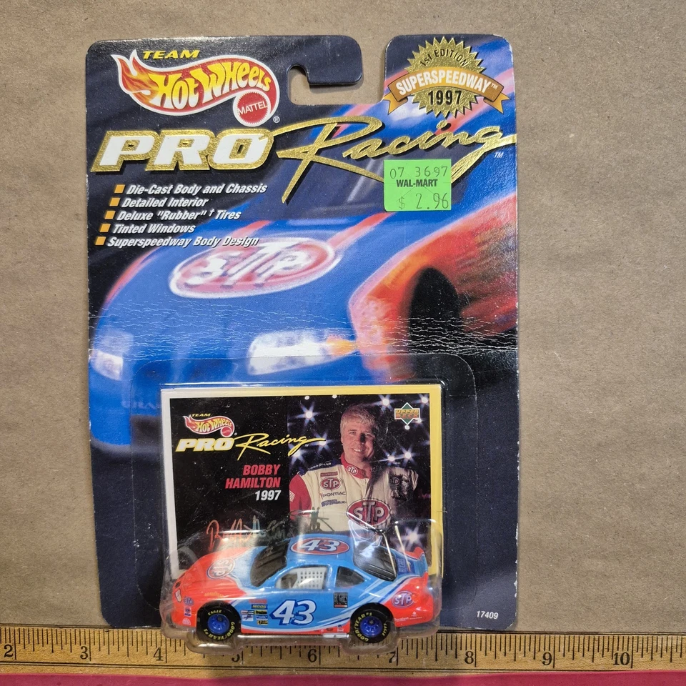 Nuevo de Lote Antiguo Hot Wheels Pro Racing 1997 NASCAR Bobby Hamilton #23 STP Coche Foto 1 de 4