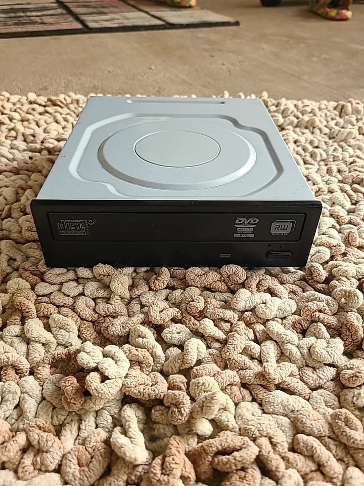 HP Ultra Speed Disc Player High Quality! Many High Quality Features! Check Desc! - Image 1 of 4