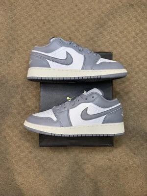 Air Jordan 1 Low GS Vintage Gris Talla 4Y Mujer Talla 5.5 NUEVO 553560-0536 Foto 1 de 4