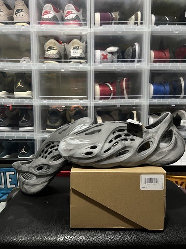 Yeezy Foam Runner MX Granite IE4931