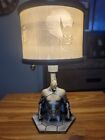 Personalisierte Schreibtischlampen auf Bestellung mit Lithopan-Lampenschirm 18 Zoll hoch 