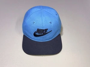 Nike True Swoosh Kleinkind blau Druckknopflasche Mütze - Bild 1 von 7