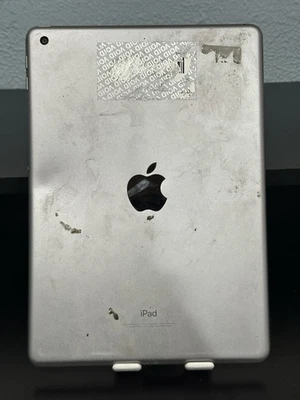 Apple iPad (6.ª generación) - 32 GB - Solo para piezas | Leer descripción  Foto 1 de 4