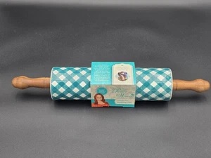 THE PIONEER WOMAN KERAMIK NUDELHOLZ Charming Check Teal Kariert NEU - Bild 1 von 4