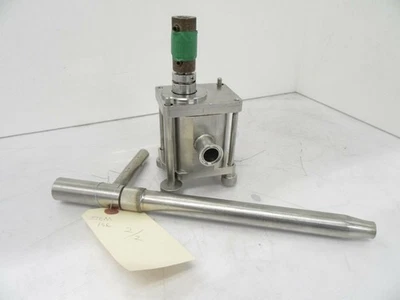 Gear Pump with nozzle 13 inches for Kalix liquid filler - Image 1 of 4