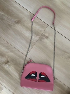 Bolso de cuero rosa lápiz labial Hysteric Glamour con tachuelas, casi como nuevo - Imagen 1 de 13