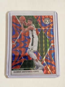 2019-20 Panini Mosaic Blue Reactive #75 Giannis Antetokounmpo ✨️Ships Next Day - Picture 1 of 2