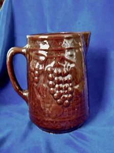Vintage KERAMIK BRAUN STEINZEUG KRUG Traube, Rankgitter Design 8" - Bild 1 von 3