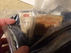 Factory Sealed Vintage & Classic Levi's 517 Boot Cut Men's Jeans W29 x L32 ZYX - Picture 1 of 6
