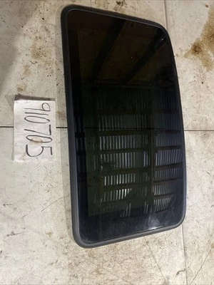 95-00 Lexus UCF20 LS400 Exterior Sunroof Sun Roof Window Glass Panel OEM - Image 1 of 4