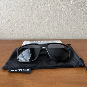 Native Wells Rectangular Sunglasses 8398 XD 9001 58-18 Matte Black Crystal Gray - Picture 1 of 7