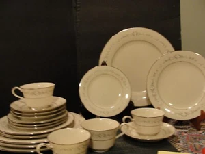 NORITAKE HEATHER 4 -5 PIECE PLACES SETTING 20 PIECES 1 - Picture 1 of 4