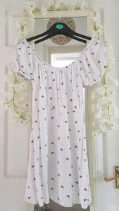 Pretty Cherry 🍒 Floral Print White Summer Dress 👗8 10 - Picture 1 of 7