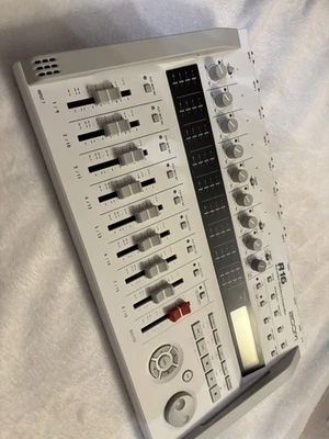 Zoom R16 Multitrack Recorder, USB Audio Interface, DAW Controller - Bild 1 von 4
