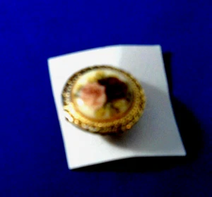 *VINTAGE GOLD PIN WITH PORCELAIN INSERT FLOWERS ESTATE SALE - Bild 1 von 4