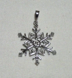 925 STERLING SILVER SNOWFLAKE PENDENT STAMPED 925 M🌺 - Picture 1 of 5