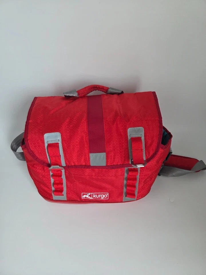 Дорожная сумка-мессенджер Kurgo для перевозки красных собак со светоотражающей отделкой и ремнями - Изображение 1 из 4