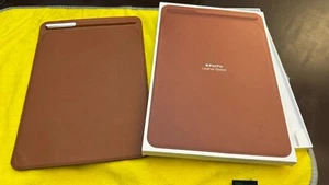 GENUINE Apple Leather Sleeve Pouch Case for iPad Pro 10.5" MPU12ZMA Saddle Brown - Picture 1 of 13