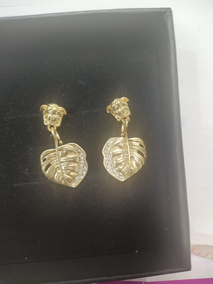 Beautiful Dangling Leaf Earrings — 第 1/4 张图片