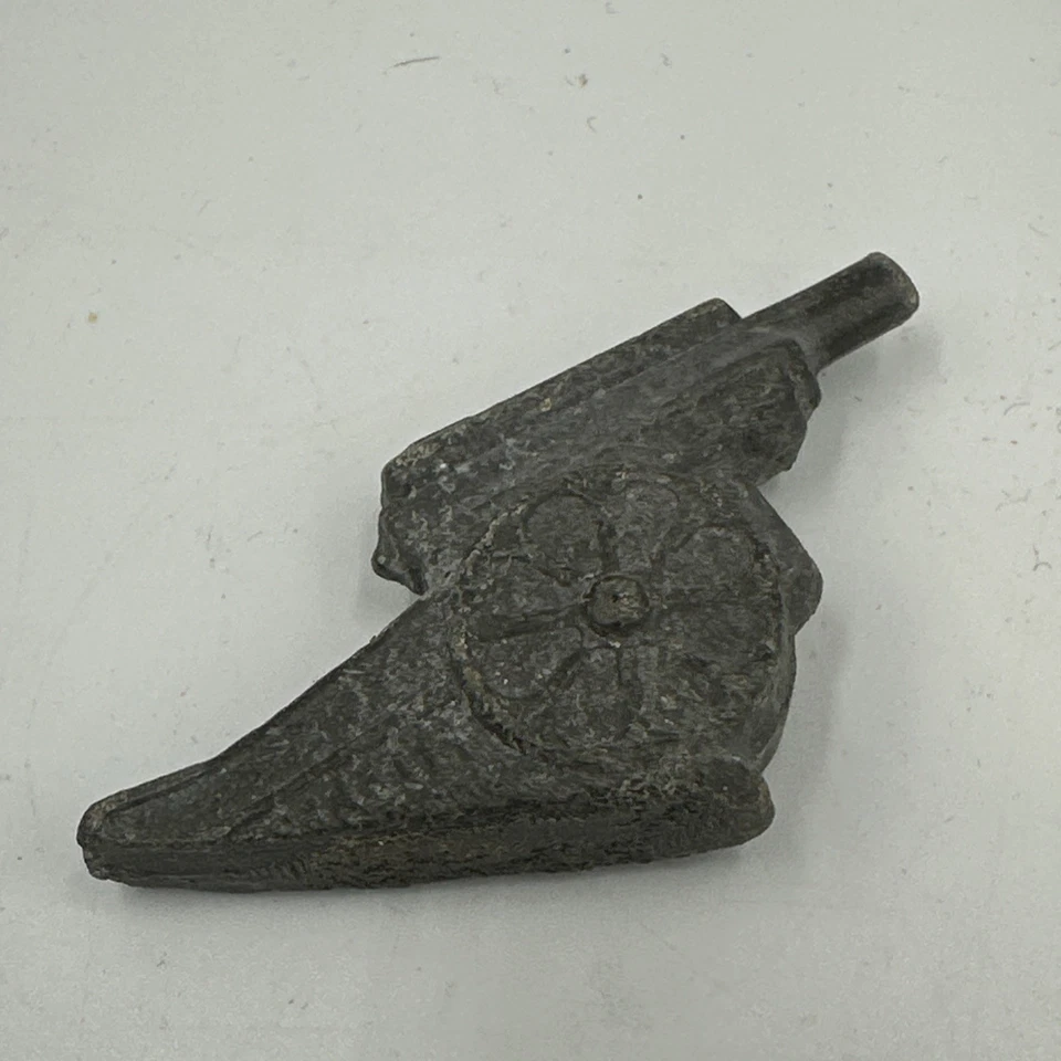 Antiga peça de artilharia de campo de brinquedo de chumbo fundido. - Imagem 1 de 4