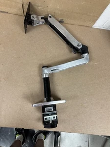 Ergotron 702009 Desk Mount Monitor Arm Single LCD 45-241-026 Silver/Black - Afbeelding 1 van 8