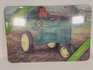 John Deere Cutting Board Farm Barn Tractor Tempered Glass Vintage New 18" x 12" - Foto 1 di 5