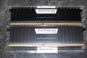 CORSAIR Vengeance LPX 16GB (2 x 8GB) 288-Pin PC RAM DDR4 - Picture 1 of 2