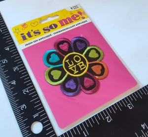 Love Patch with Flower and Hearts Patch High Quality Embroidery Patch Original - Bild 1 von 5