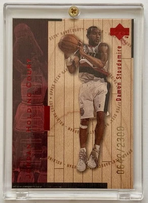 1998 UD Hardcourt, Jordan Holding Court, Damon Stoudamire, # J22, красный 0642/2300 - Изображение 1 из 2