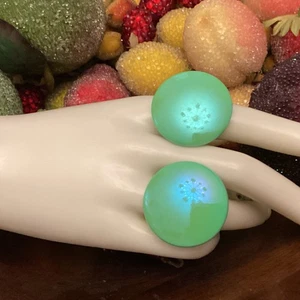 Stunning Vintage Estate Large Shimmer Mint Green Round Dome Metal Clip Earrings - Picture 1 of 11