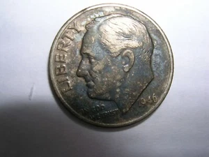 1946 Roosevelt Dimes im Umlauf."FÜR MICH"" SIEHT AUS WIE EIN BLAUFARBFEHLER. SIEHE BILD" - Bild 1 von 3