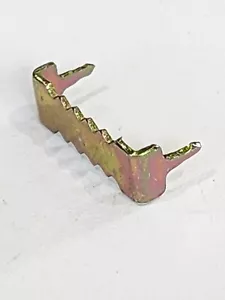 Nailess Sawtooth Picture Frame Hanger, No Nail, 1" Brass Plated (bulk 500) - Picture 1 of 5