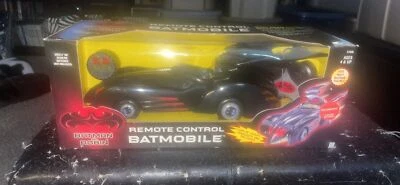BATMAN & ROBIN RADIOCONTROLADO BATIMÓVIL KAYBEE Toys Foto 1 de 3