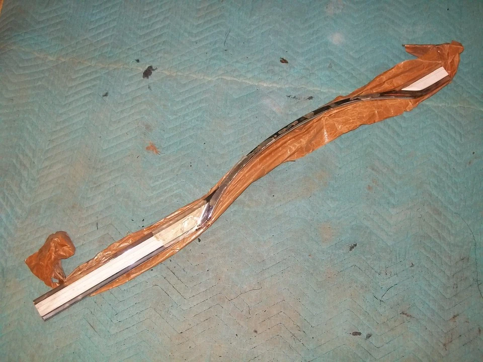 Dodge Aspen 1976 77 78 cupé especial nuevo de stock MoPar moldeado cuarto derecho #4026962 Foto 1 de 1