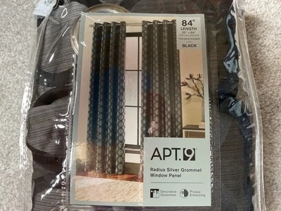 APT. Panel de ventana con ojal plateado de 9 radios color negro 52 X 84 Foto 1 de 4