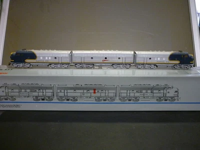 Märklin H0 3662 US Diesellok GM EMD F7 Santa Fe Digital in OVP - Bild 1 von 4