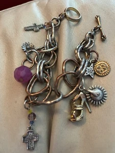 Jessica Simpson ENCANTO Pulsera Joyería Gruesa Palanca Firmada Barbie Zapato, Anillo  - Imagen 1 de 8