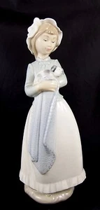 Very Cute Lladro Nao Figure Sweet Girl 0241 with Puppy - Picture 1 of 5