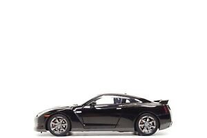 Kyosho Original 1:18 Nissan GT-R (R35) Premium Edition (LHD) in Black (defect)