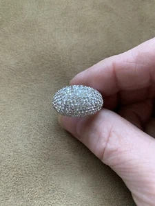 Anello a cupola in cristallo pavimentazione Henri Bendel, taglia 8 - Foto 1 di 9
