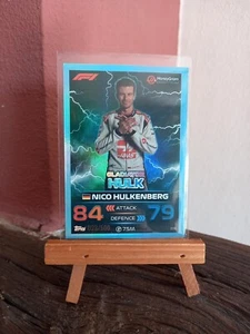 TOPPS TURBO ATTAX 2023 FORMULA 1 F 1 PARALLELA CIANO 339 HULKENBERG 028/500 - Foto 1 di 2
