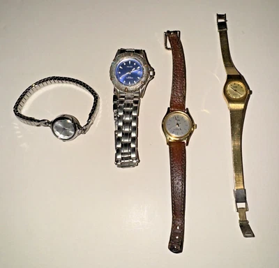 Lote De 4 Relojes Pulsar Damas SIN PROBAR TAL CUAL Piezas O Reparación Uso Desgaste Foto 1 de 4