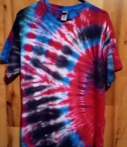 Gildan Large Men's Tie Dye T-shirt Handmade 100% Cotton Multi Color - Picture 1 of 7