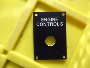 ENGINE CONTROL PANEL 1/2" OD HOLE 2 1/2"H X 1 3/4"W - Imagen 1 de 1