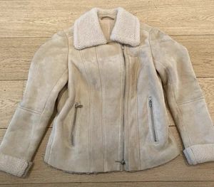 Reiss Women's Beige lamb Suede Jacket  Size S and fur lined so very warm! - Picture 1 of 7
