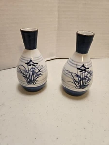 Set Of 2 Sake Bottle Bud Vase Japanese Blue And White Floral Porcelain - Picture 1 of 4