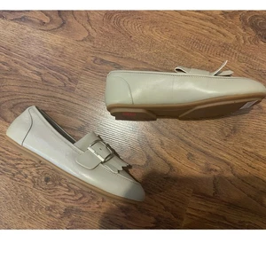 FitFlop Women's Allegro Fringe Buckled Leather Loafers Beige Size 6 NWOB - Picture 1 of 13