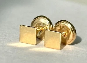 Orecchini in vero oro massiccio 18 kt: orecchini quadrati • fondello a vite - Foto 1 di 8