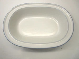 Cuenco de verduras ovalado de 10" Fleur De Lune de HEARTHSIDE flores azules y blancas - Imagen 1 de 4